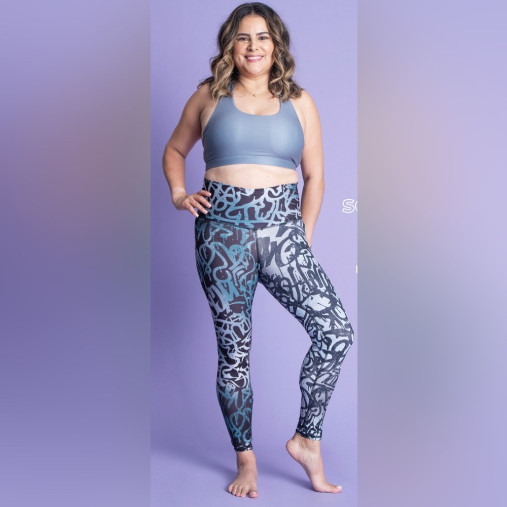 NWT/NIB Niyama Sol Scribbles Legging